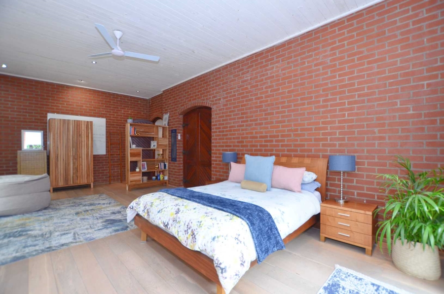 5 Bedroom Property for Sale in Kanonberg Western Cape